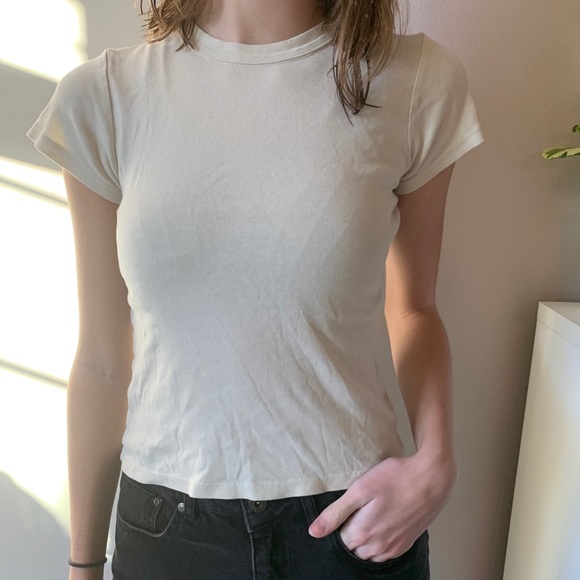 Brandy Melville Tops Brandy Melville Tshirt Hailie Basic Top Poshmark